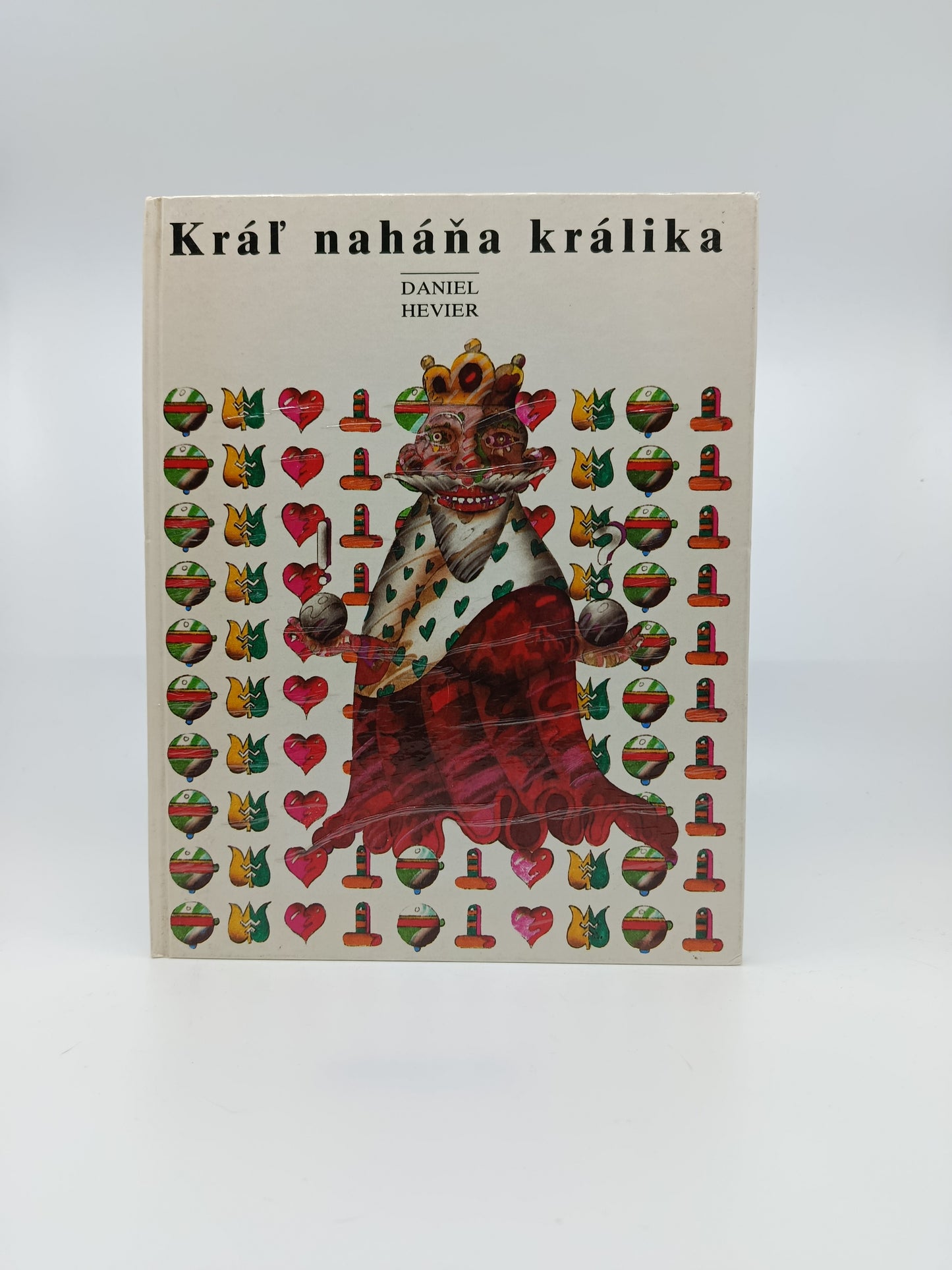Kráľ naháňa králika – Daniel Hevier