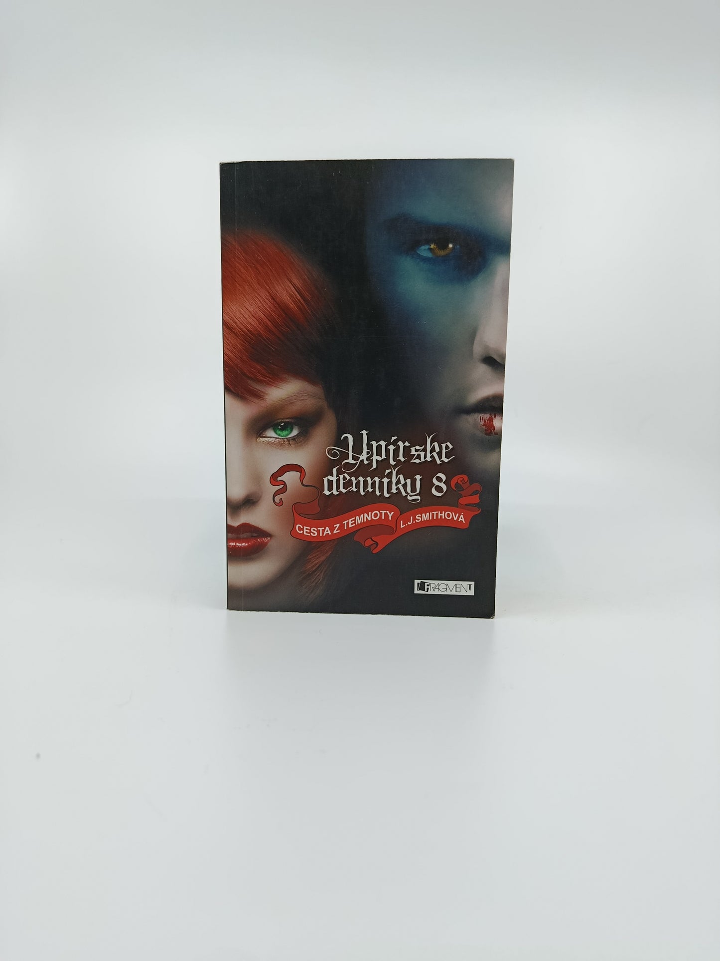 L. J. Smith – Upírske denníky 8: Cesta z temnoty