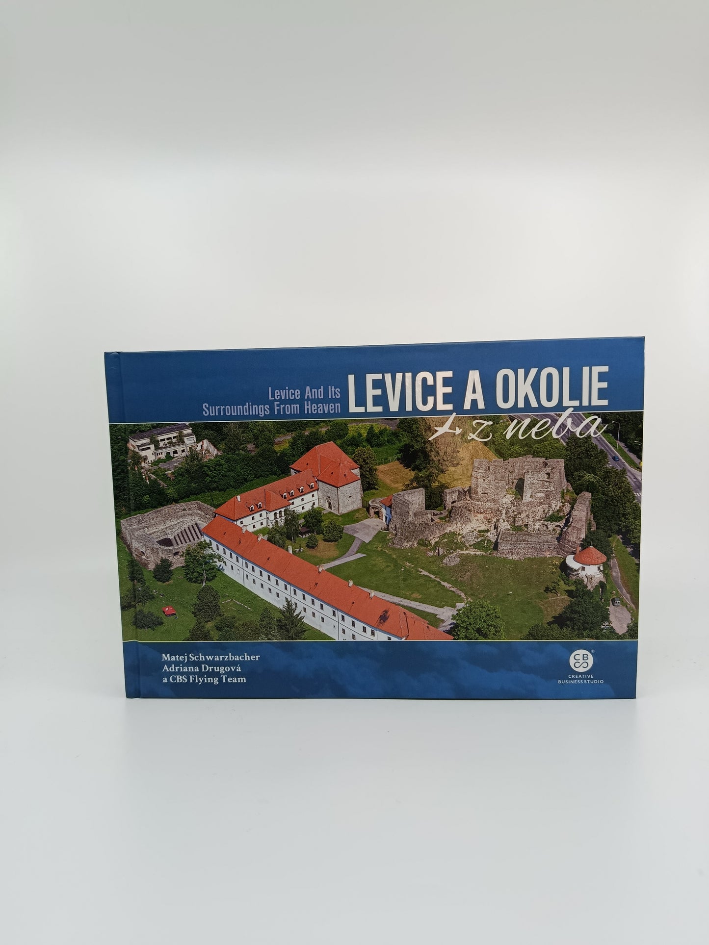 Levice a okolie z neba – Matej Schwarzbacher, Adriana Drugová a CBS Flying Team