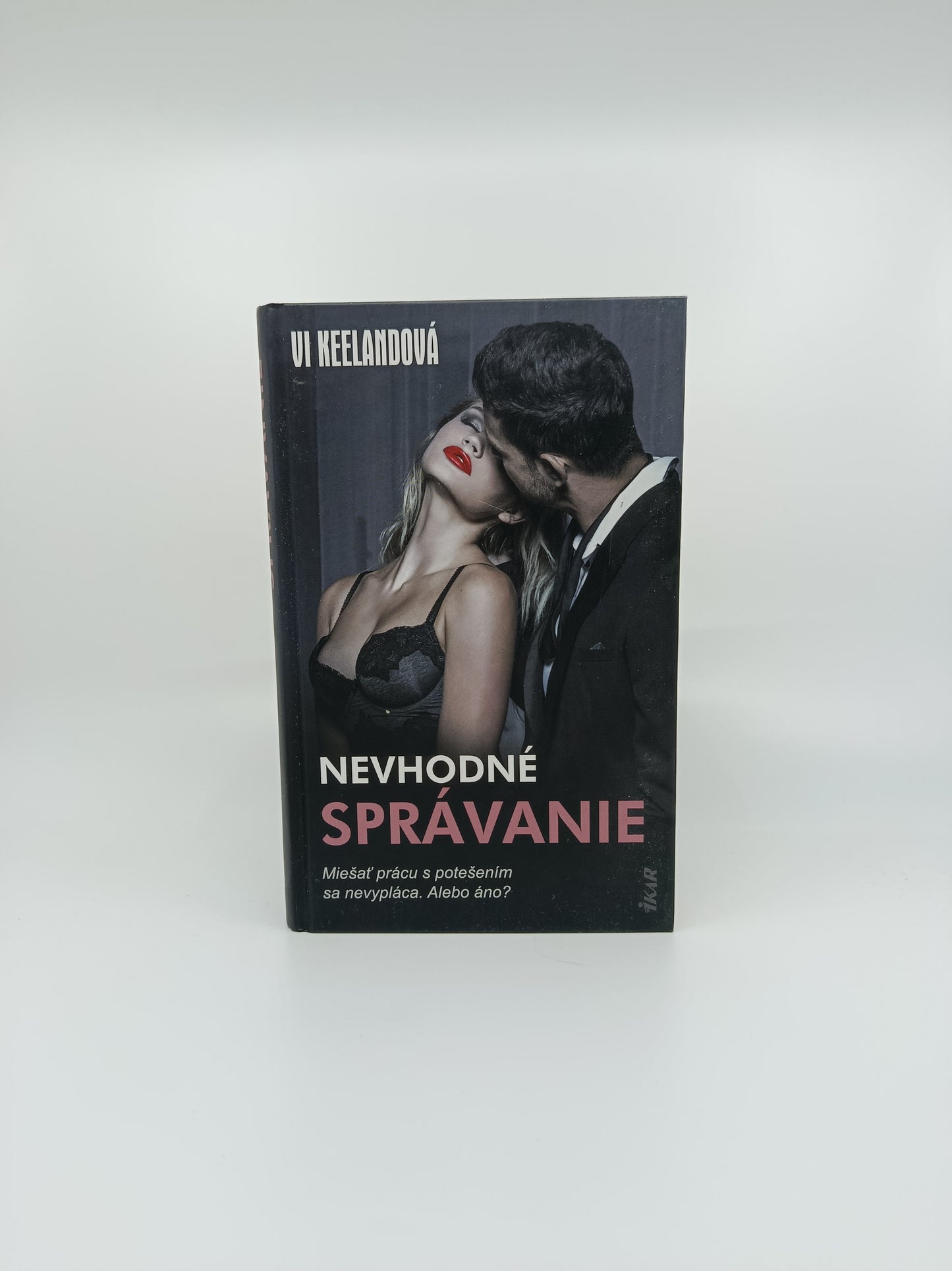 Nevhodné správanie“ – Vi Keelandová