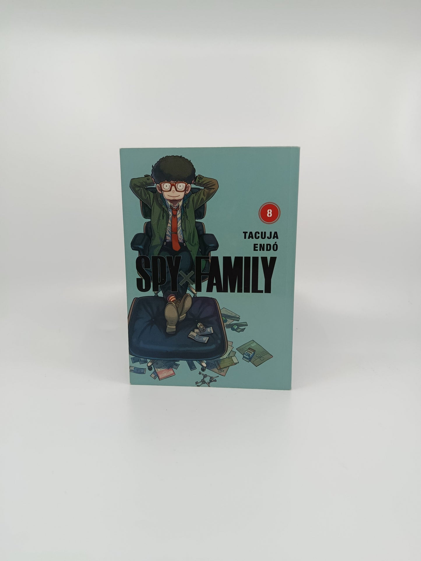 📚 SPY×FAMILY 8 – Tacuja Endó (česky)